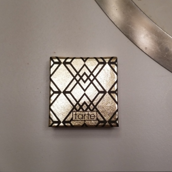 Metallic Blue Eyeshadow - Picture 1 of 3